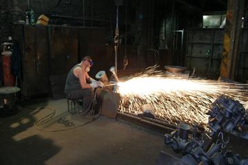 Flame cutting of risers