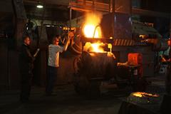Pouring of nodular iron