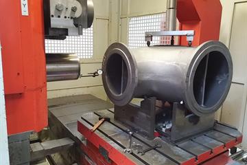 Machining of the casting at the CNC machine